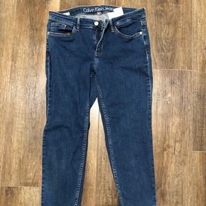 Calvin Klein Dark Wash Blue Straight Capri Jean